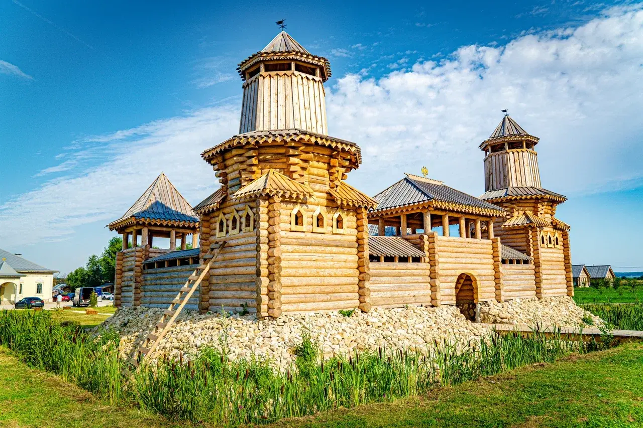 Партнёры на территории глэмпинга в Подмосковье