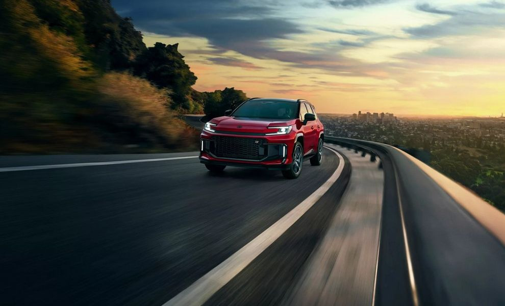 Супергеройский ремень.Toyota показала ролик про RAV4 для Супербоула