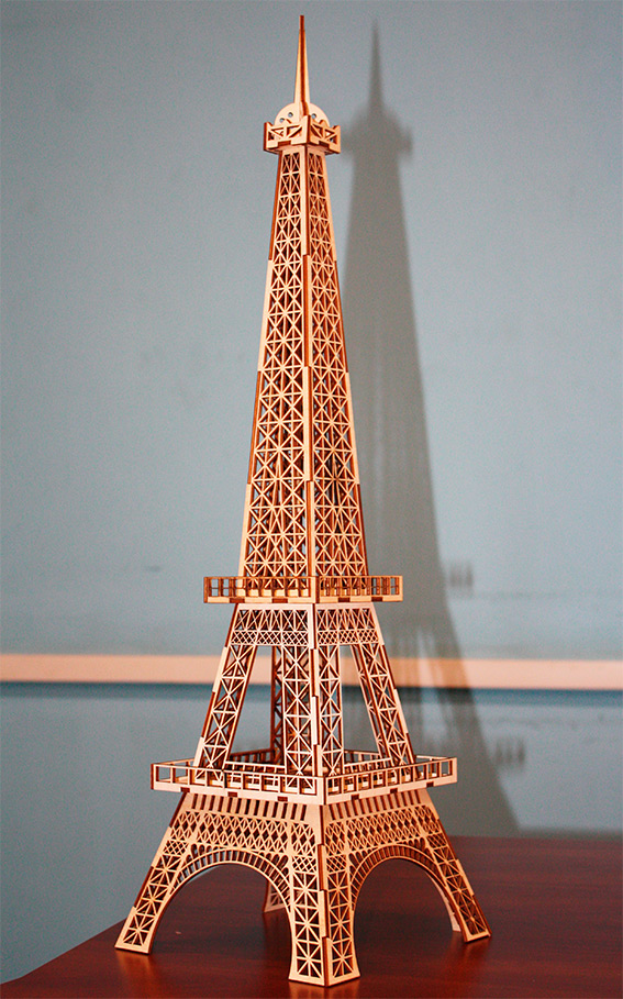 Эйфелева башня из фанеры