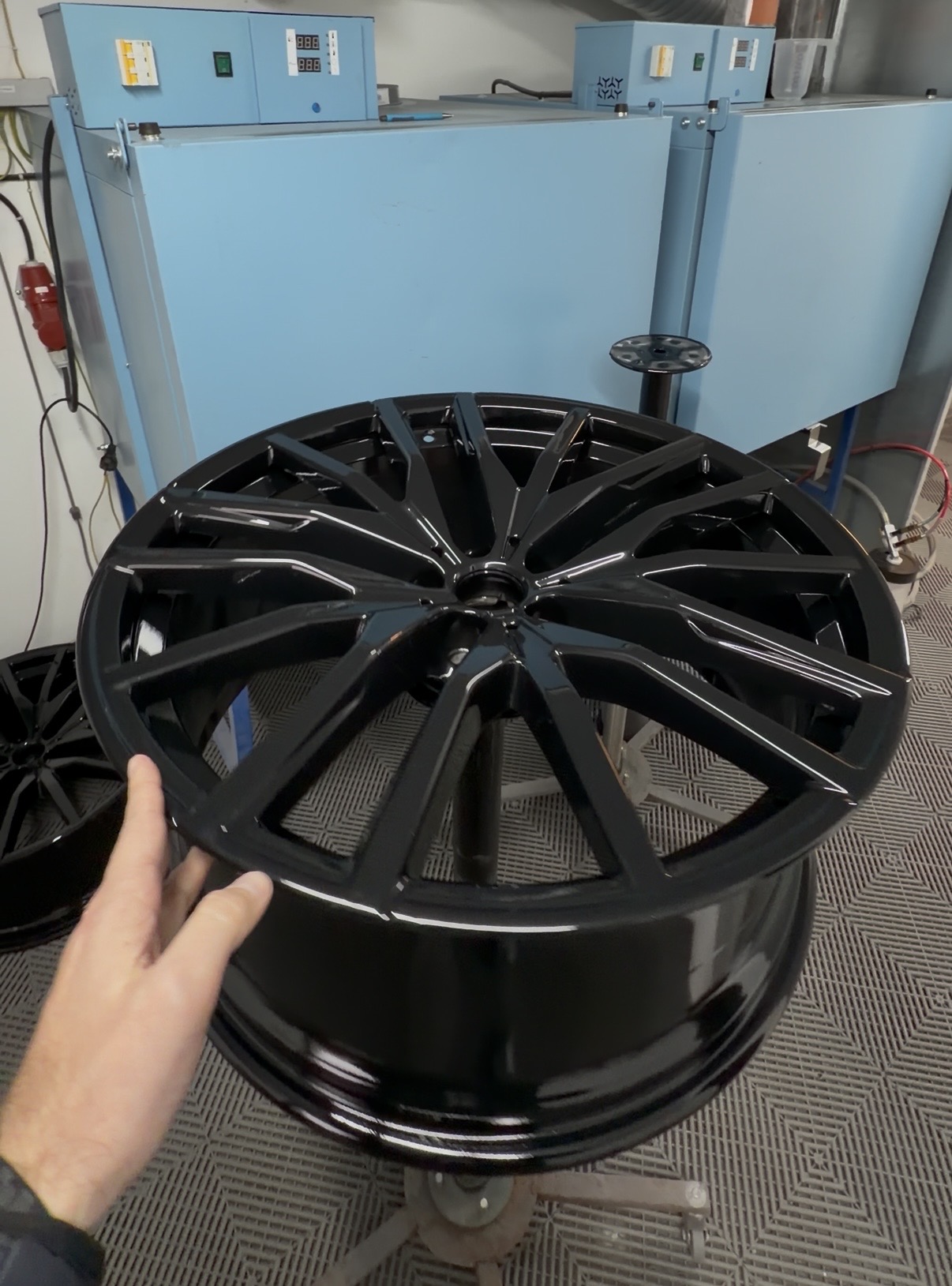 Disk Auta Oprava a renovace alu disků v Praze – Dwiger Automotive