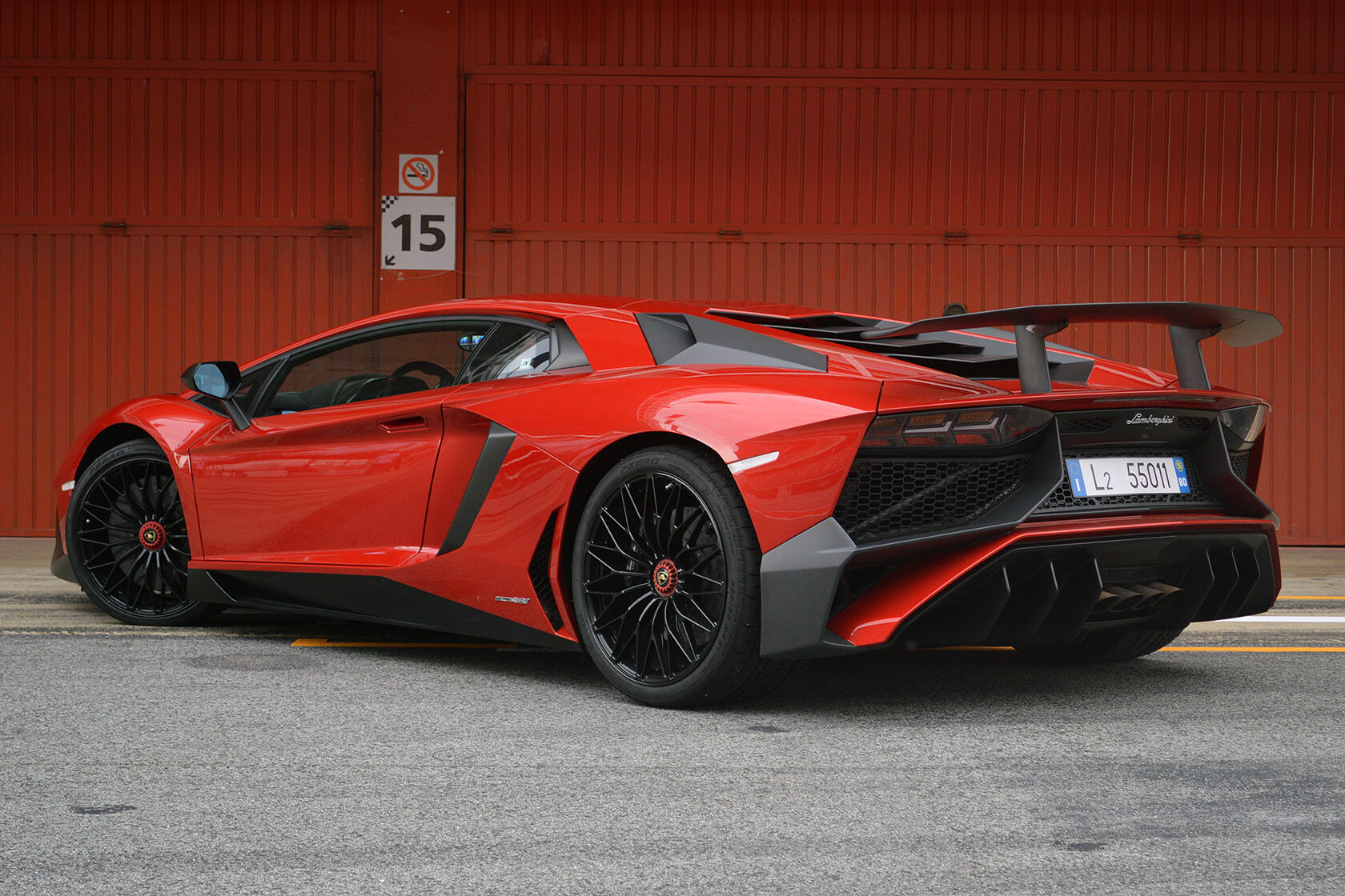 Аренда Lamborghini без водителя в Москве