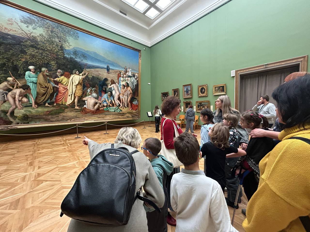 Экскурсия группы центра Кубики в музее