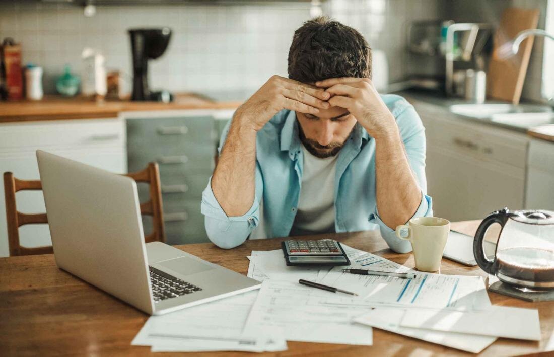 Вы же не хотите, чтобы вместо работы специалист думал, как дотянуть до следующей зарплаты?