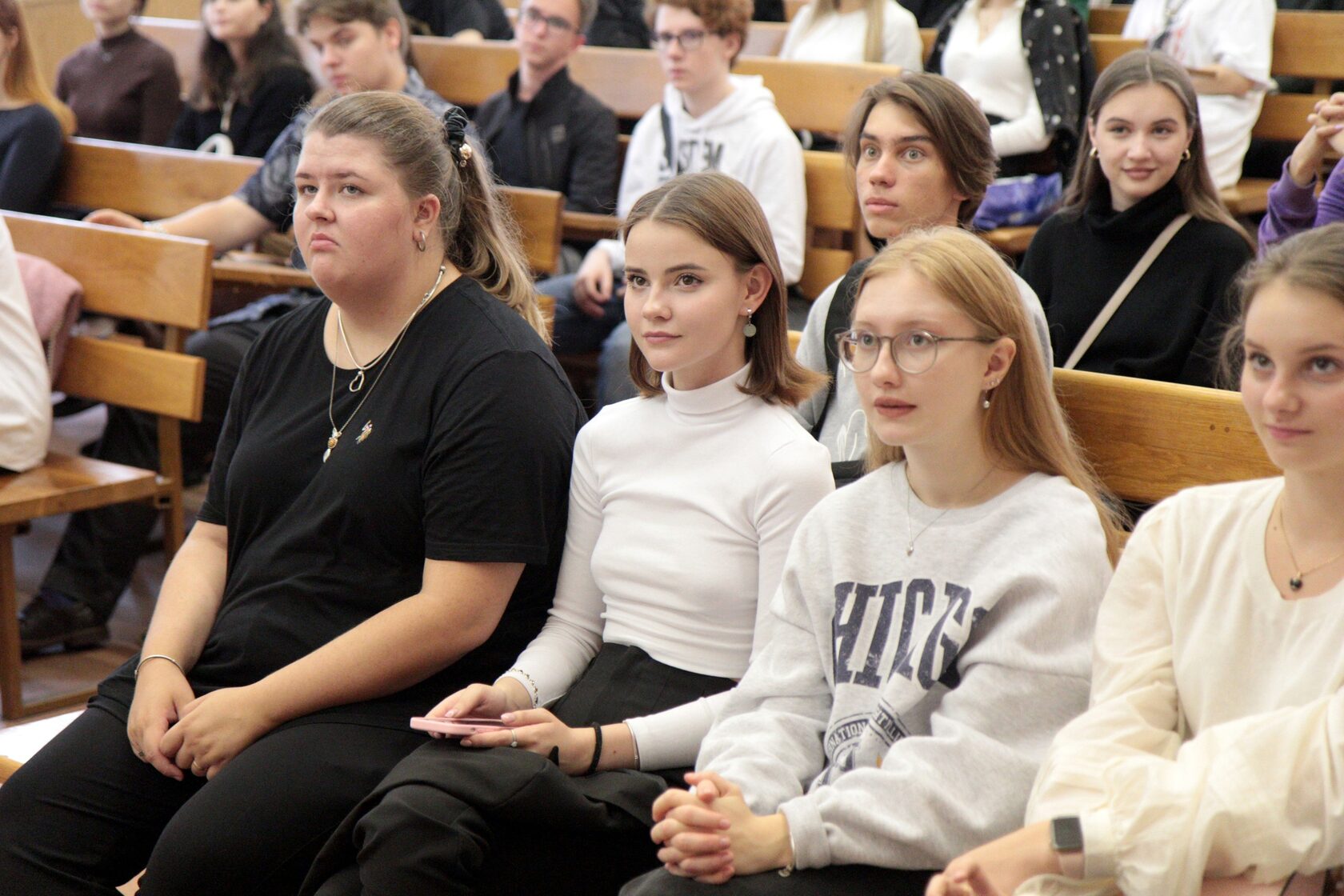 День журфака. Выпускники университета. Выпускник вуза. Образование в вузе. МГУ Факультет финансовый Факультет.