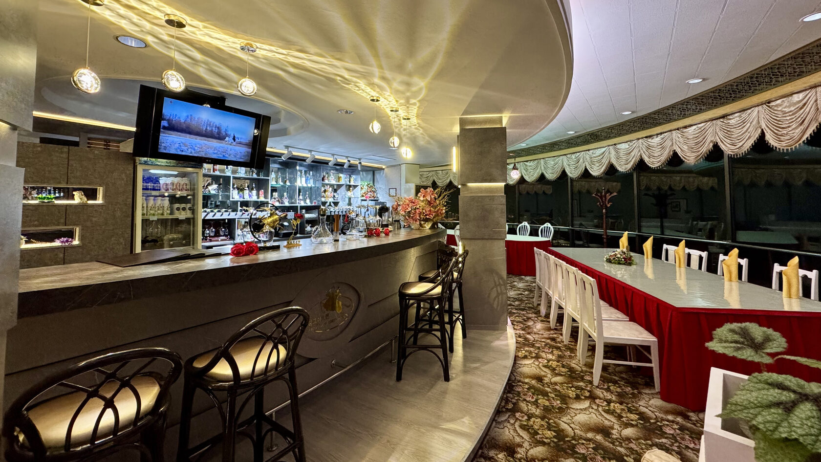 Вращающийся ресторан в отеле «Koryo». Пхеньян. КНДР