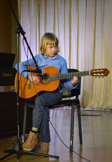 Уроки гитары для детей, уроки гитары для взрослых, бас-гитара научиться играть, укулеле научиься играть