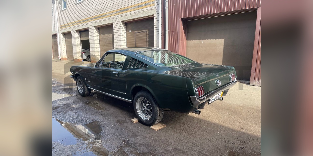 Фото Ford Mustang Fastback № 1