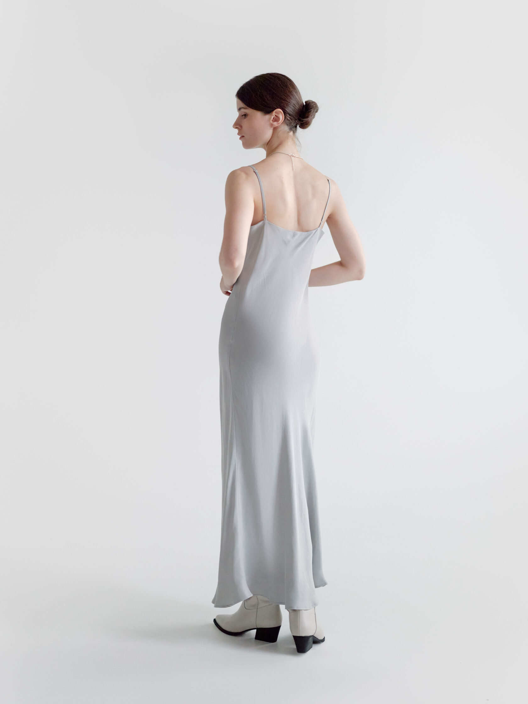 Платье-комбинация серого цвета Холодок