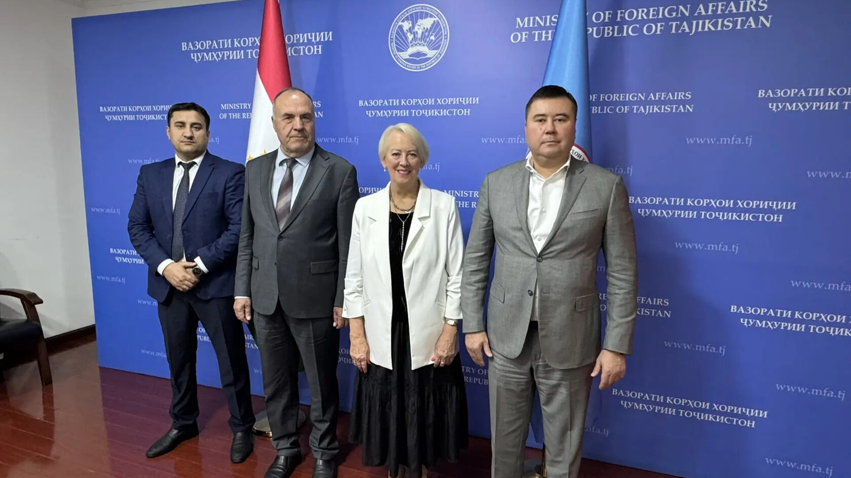 Президент АТиМО Пирогова Ольга Вячеславовна выступает с приветственным словом на международном форуме Партнерство во имя устойчивого развития Green Digital Smart в Душанбе Таджикистан 2026