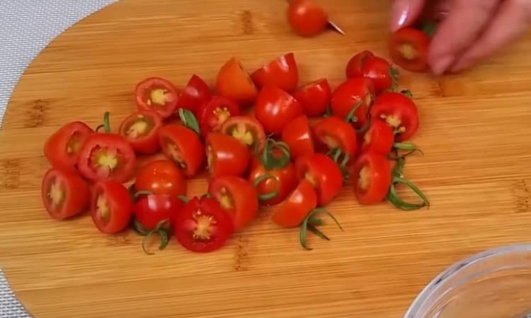 Приготовление пирога киш с курицей, грибами и сыром: шаг 11