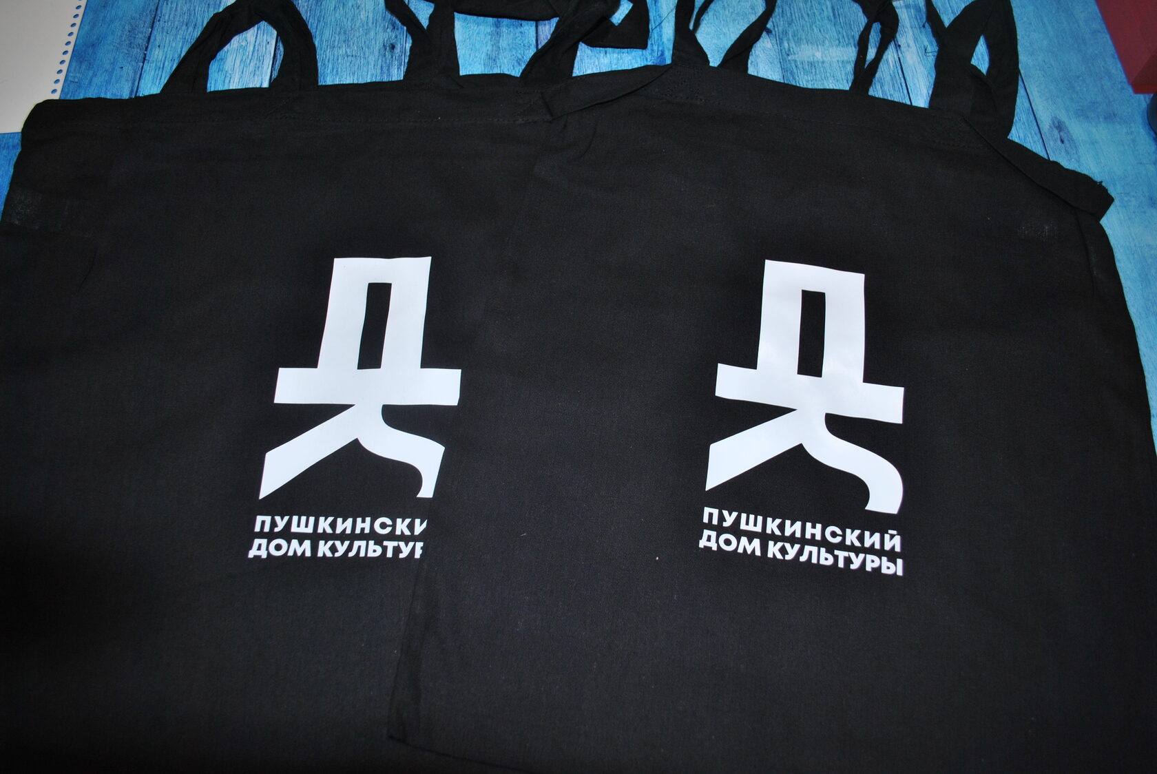 Изготовление мерча: примеры изделий — фото 14