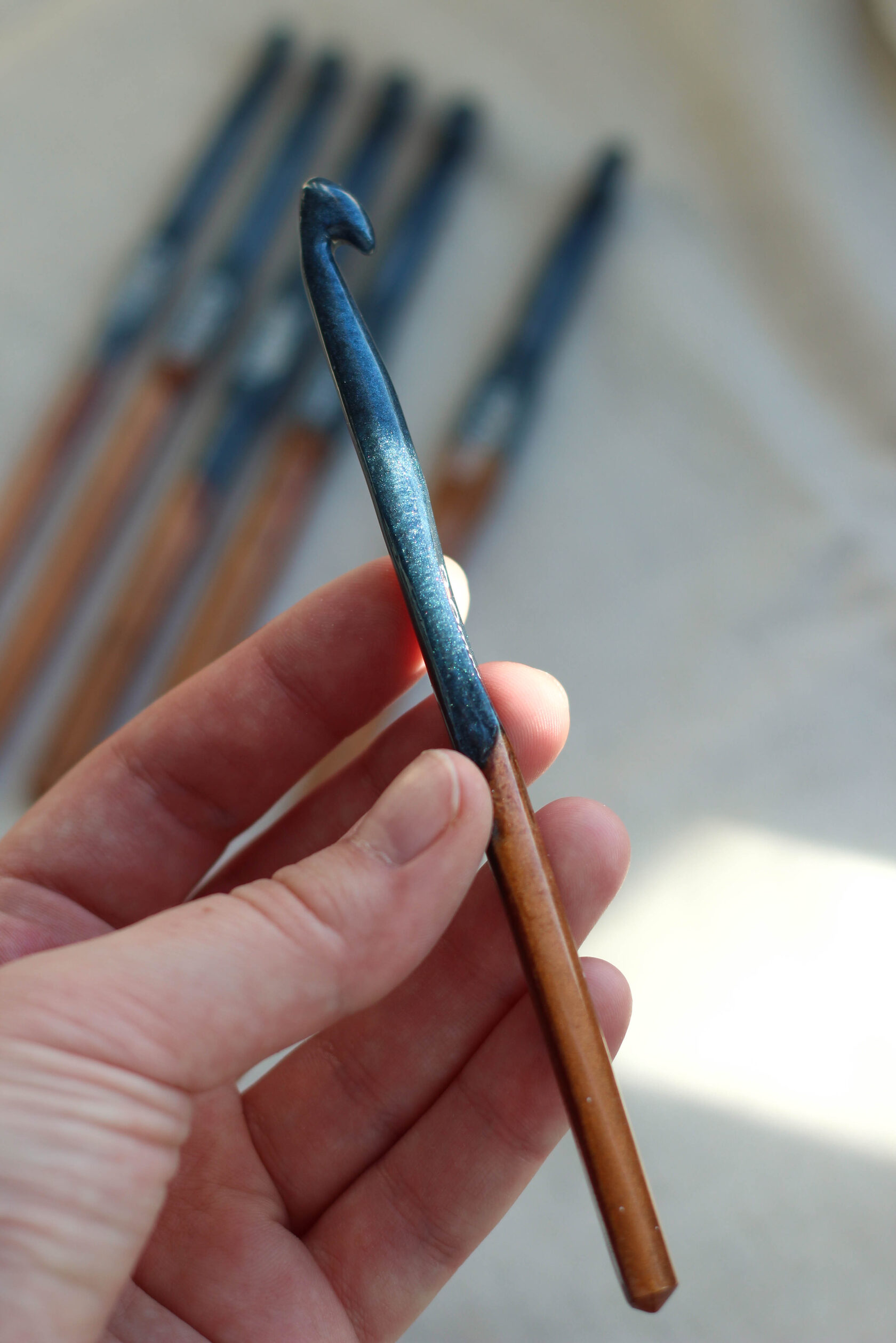 Крючки для вязания из эпоксидной смолы