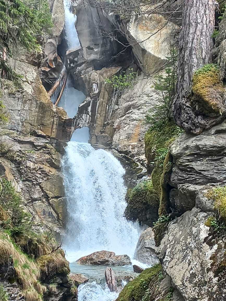 Горный водопад в Махарское ущелье