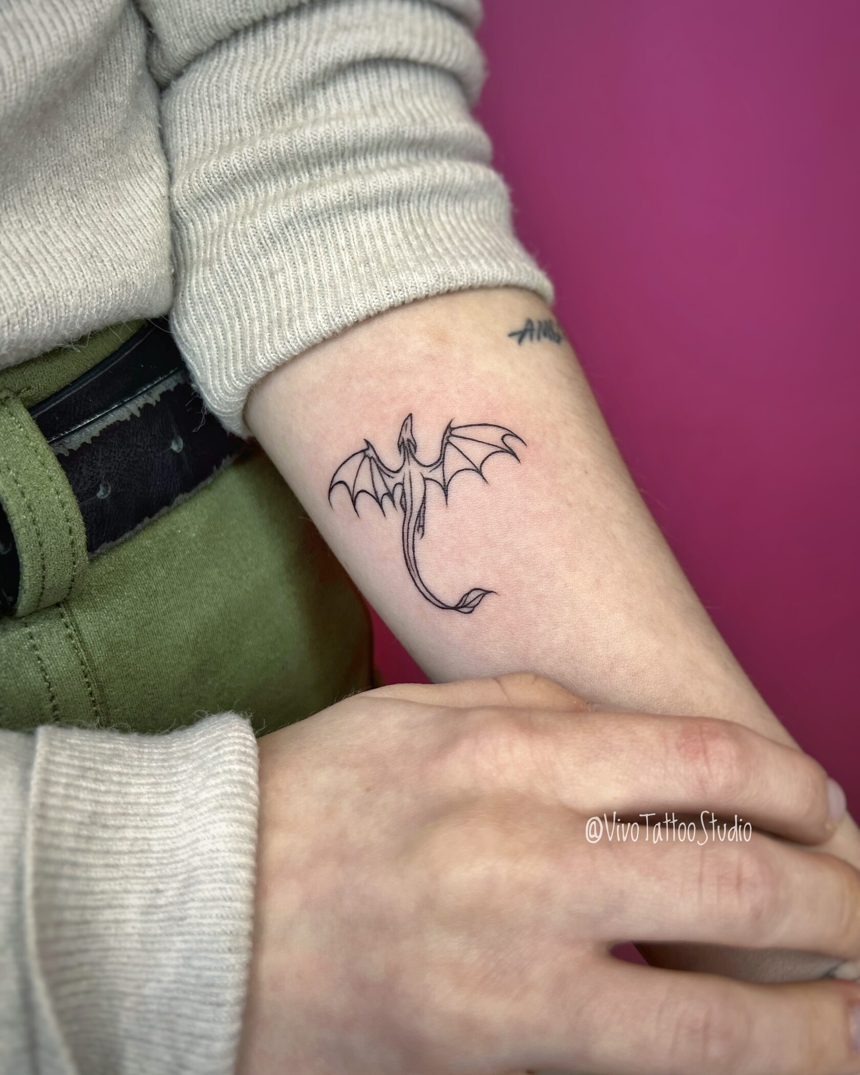 Виво тату москва. Виво тату студия. Виво тату. Vivo тату. Vivo Tattoo интерьер.