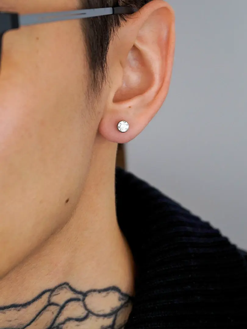 Второй прокол мочки уха