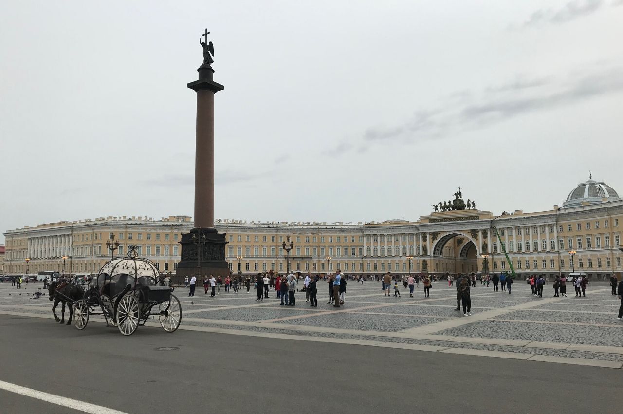 Дворцовая площадь, Россия, Санкт-Петербург, ​Дворцовая площадь, 6-8​, Большая Морская ул., 2​, набережная реки Мойки, 39-47