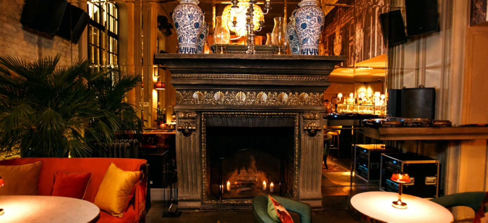 Ресторан с караоке