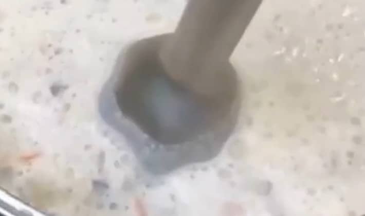 Приготовление супа-пюре из шампиньонов со сливками: шаг 7