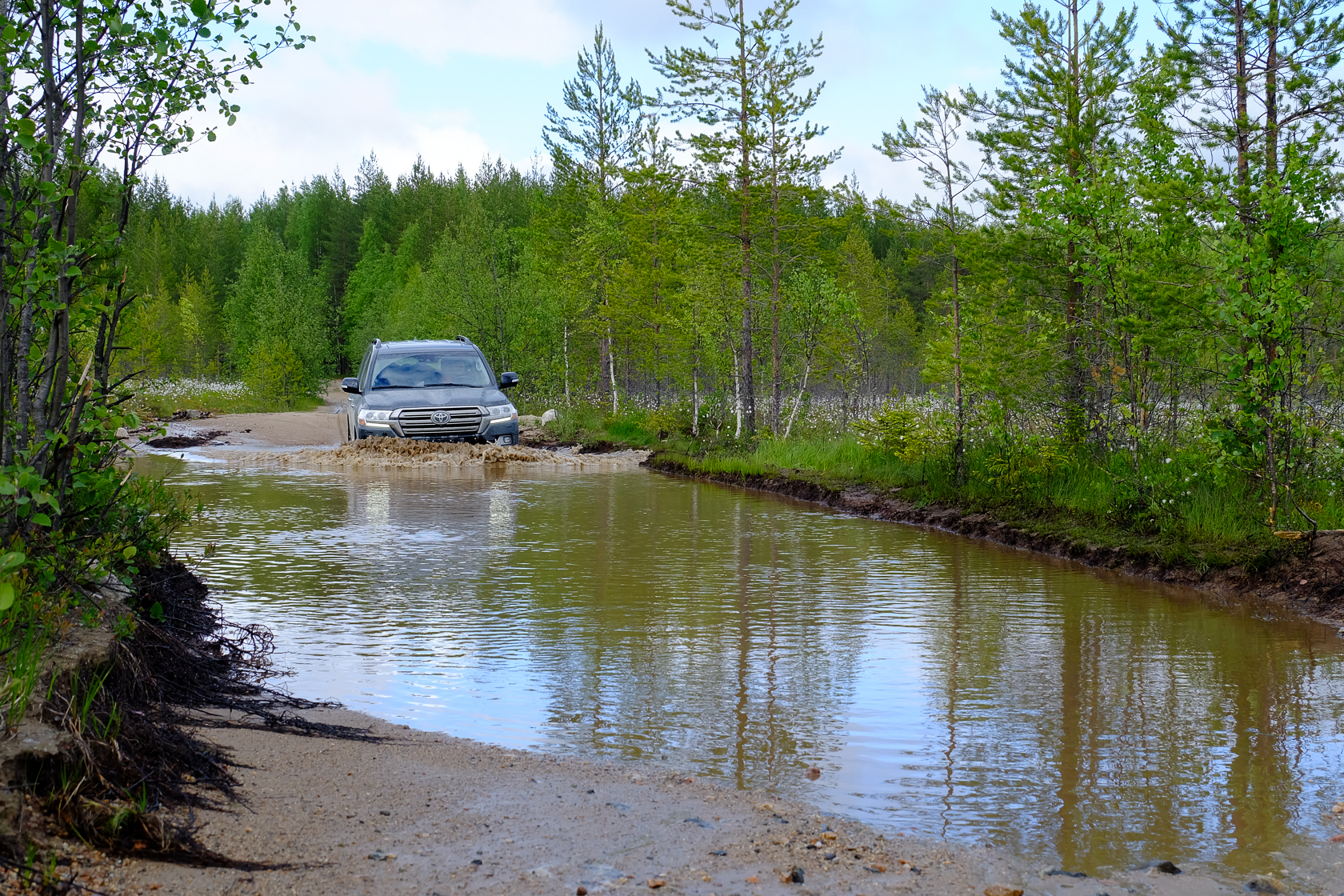 Toyota Land Cruiser 200: за три радуги к проклятой горе