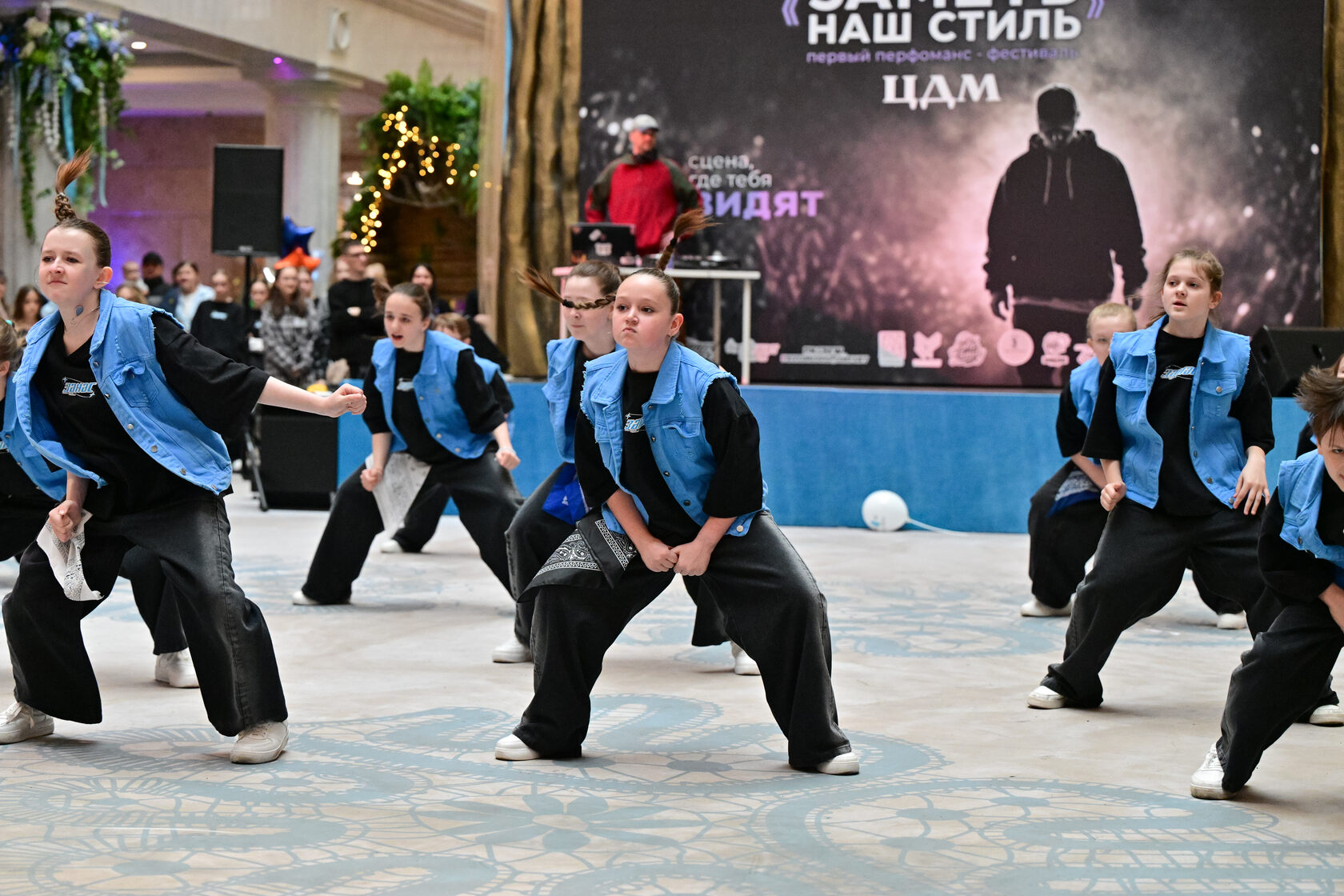 Kids на выступлении