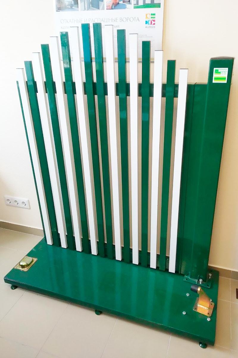 Офис компании ТехноКом выставочный образец забора