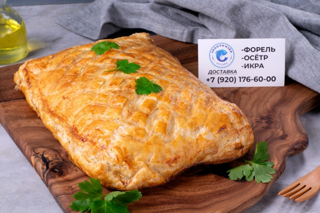 Пирог из слоеного теста с филе форели, изображение №3