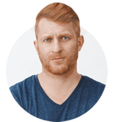 Мужчина с редкой бородой