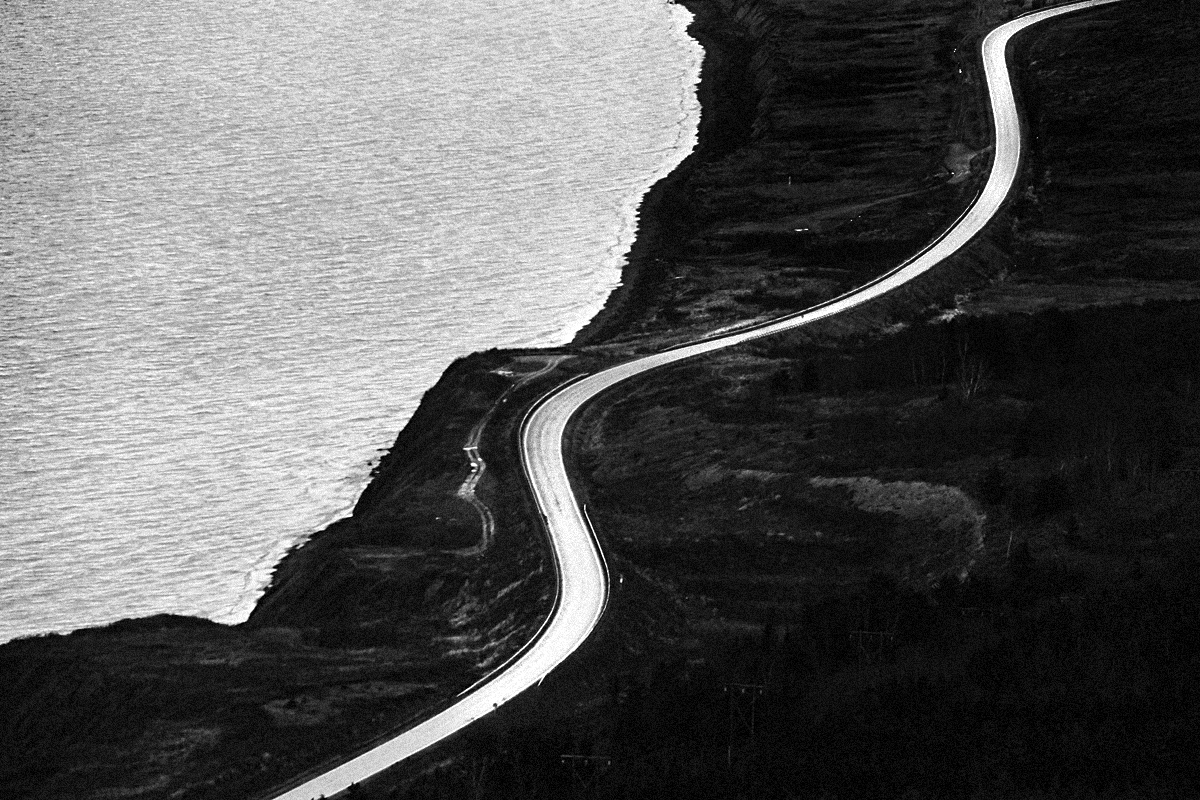 Дорога сыновей. Фотограф Влад Багно. Дорога вдоль моря. Сахалин. Сахалин перевал в Чехов.