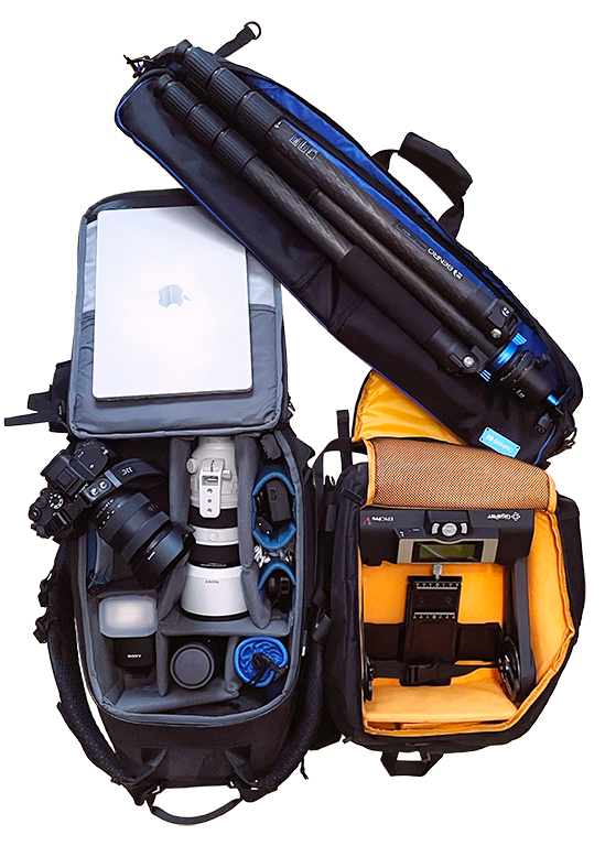 Комплект оборудования для съёмки панорам готов к выезду на объект. Два рюкзака и сумка со штативом