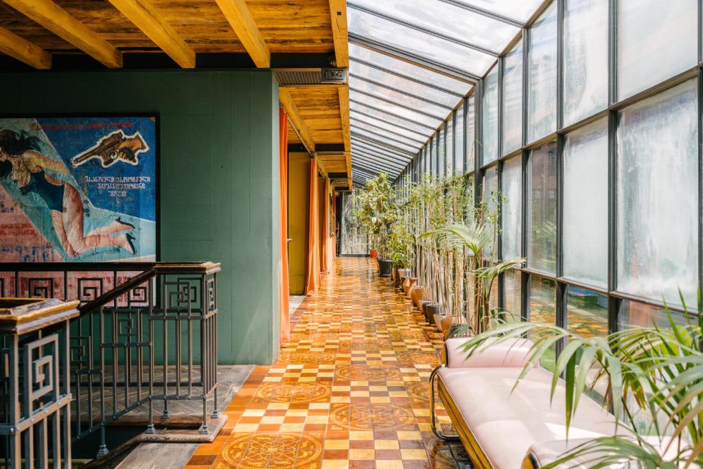 Rooms Hotel Tbilisi коридор