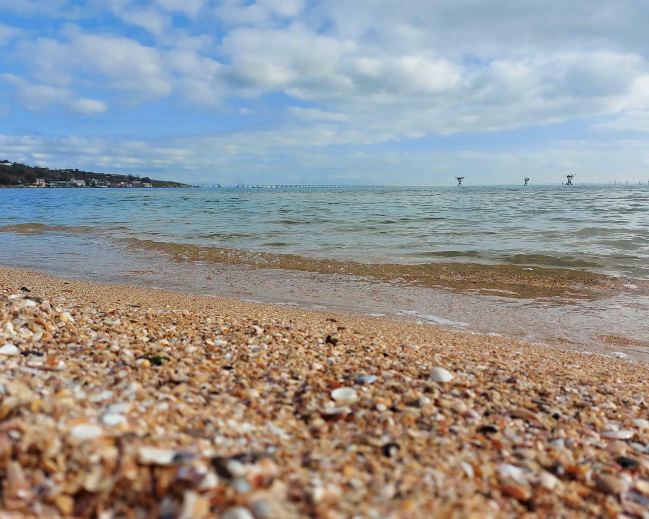 тихий океан и атлантический океан. азовское море. отель 2 моря керчь. берег моря. море камни волны.