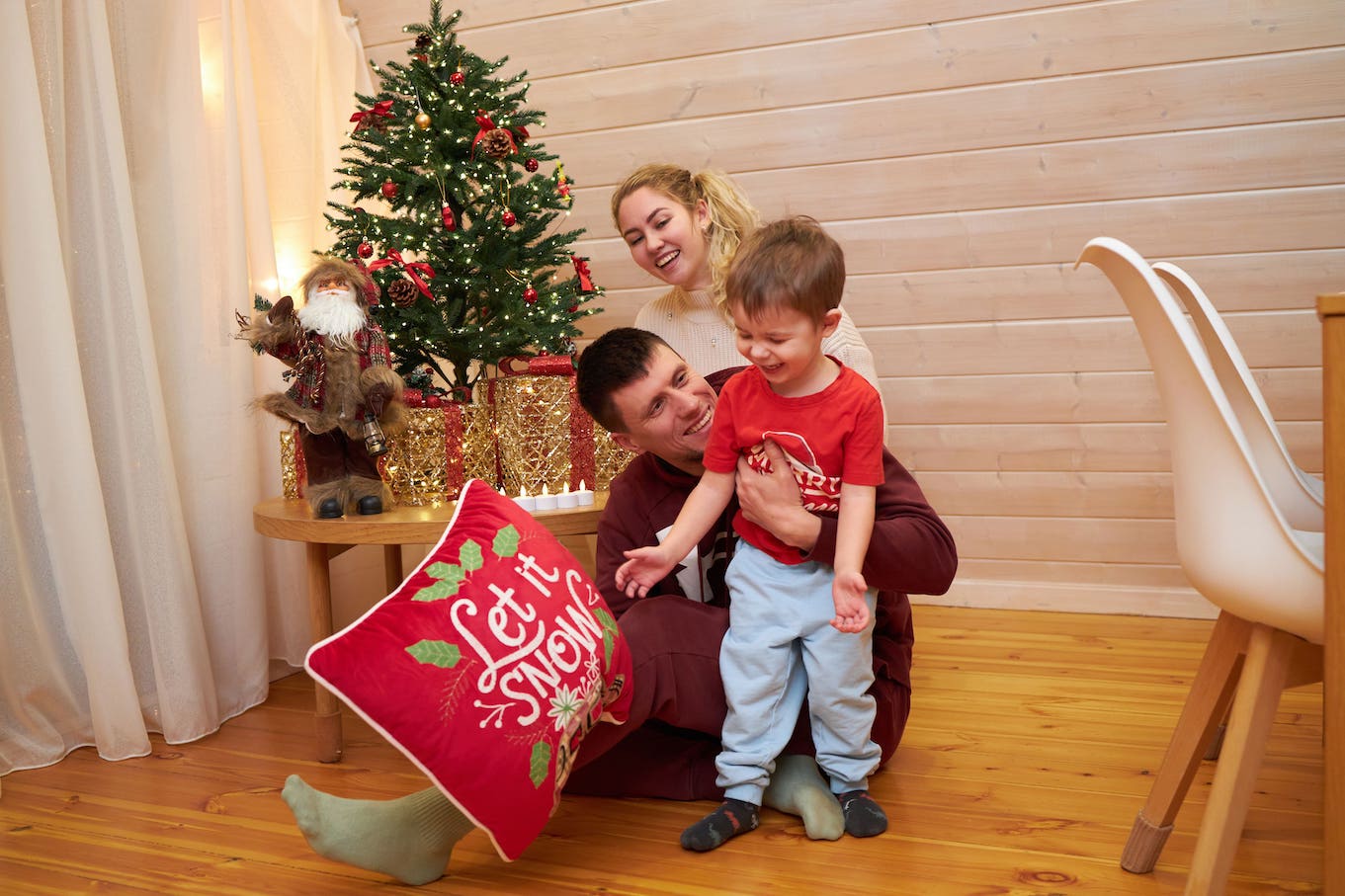 Семейная фотосессия на новый год на даче Афрейм Хэппи