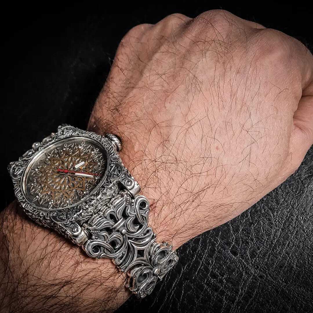 массивные часы из серебра, дорогие мужские часы, серебряные часы для мужчин.