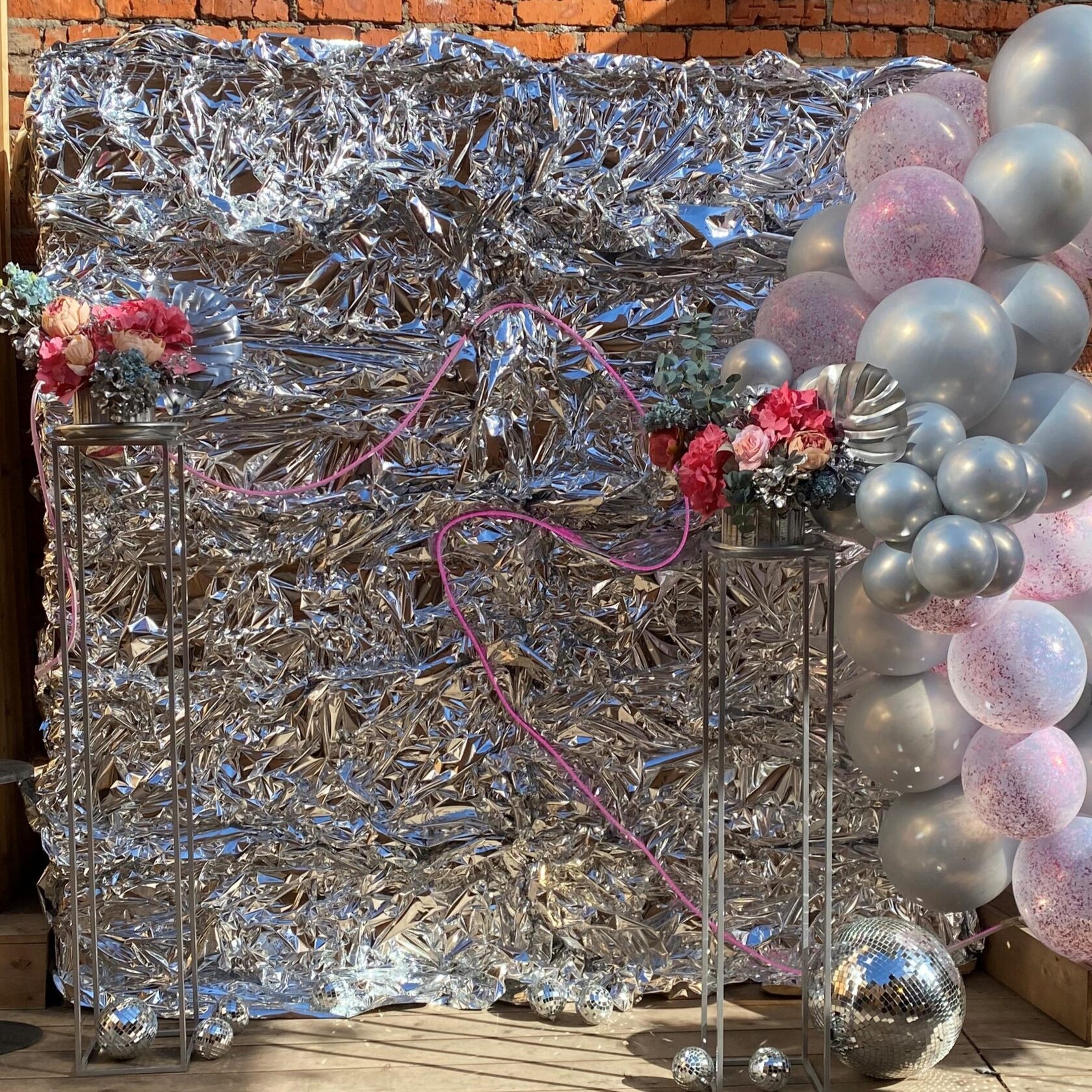 Фотозона из фольги