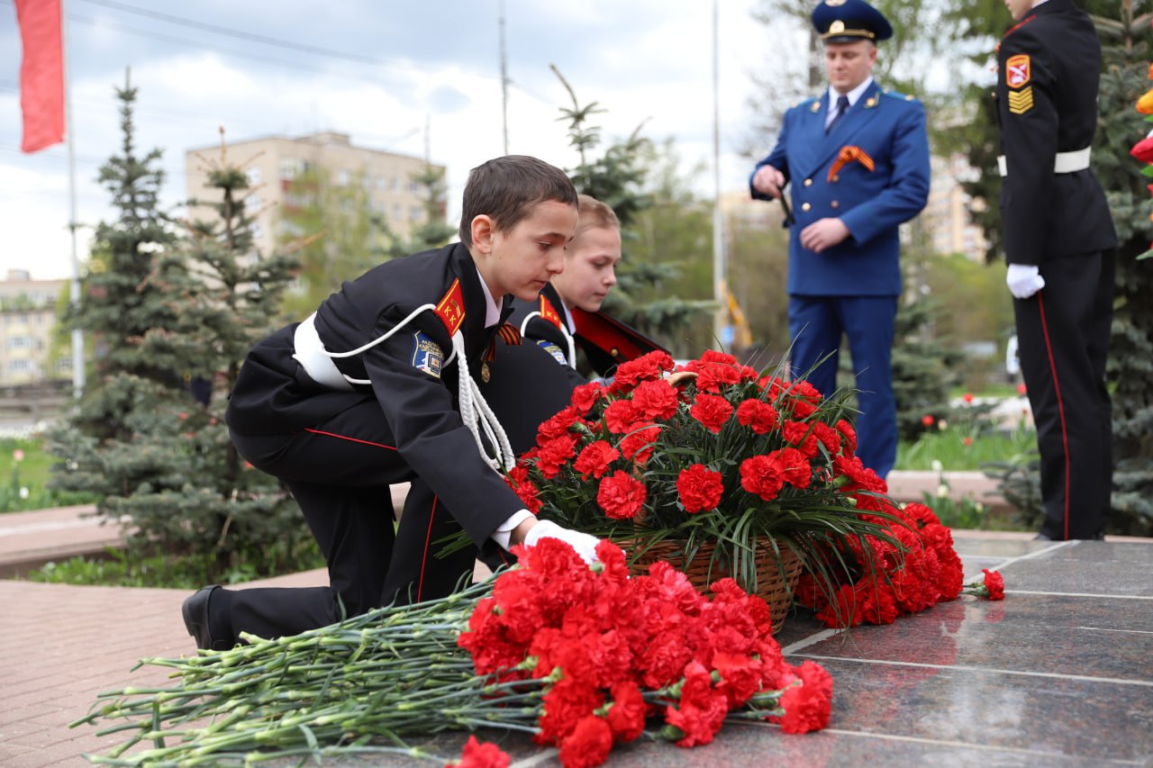 Фото Детей К 17 Сентября Возложение Цветов