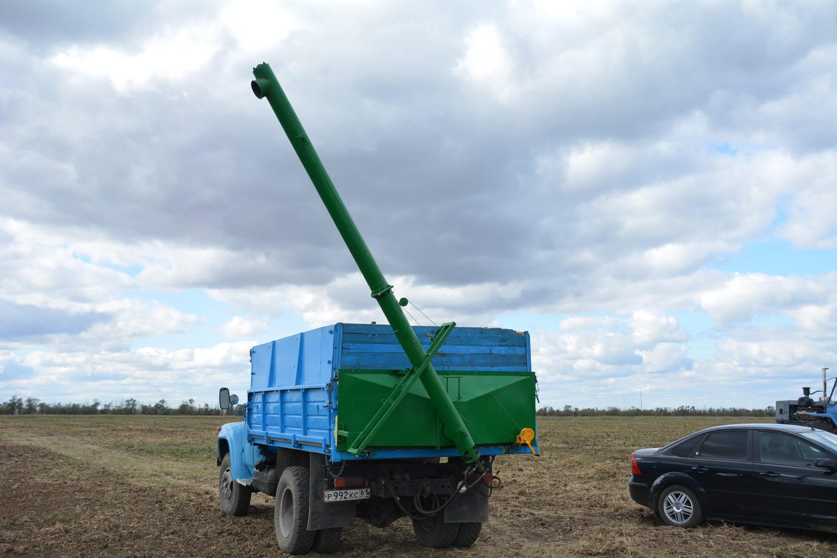Борт загрузчик сеялок. Загрузчик сеялок на зил. Загрузчик сеялок на камаз. Загрузчик сеялок зс-30м. Агронавигатор для трактора.