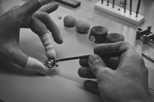 Ремонт швейцарских часов в Москве у метро ВДНХ - сервисный центр по ...