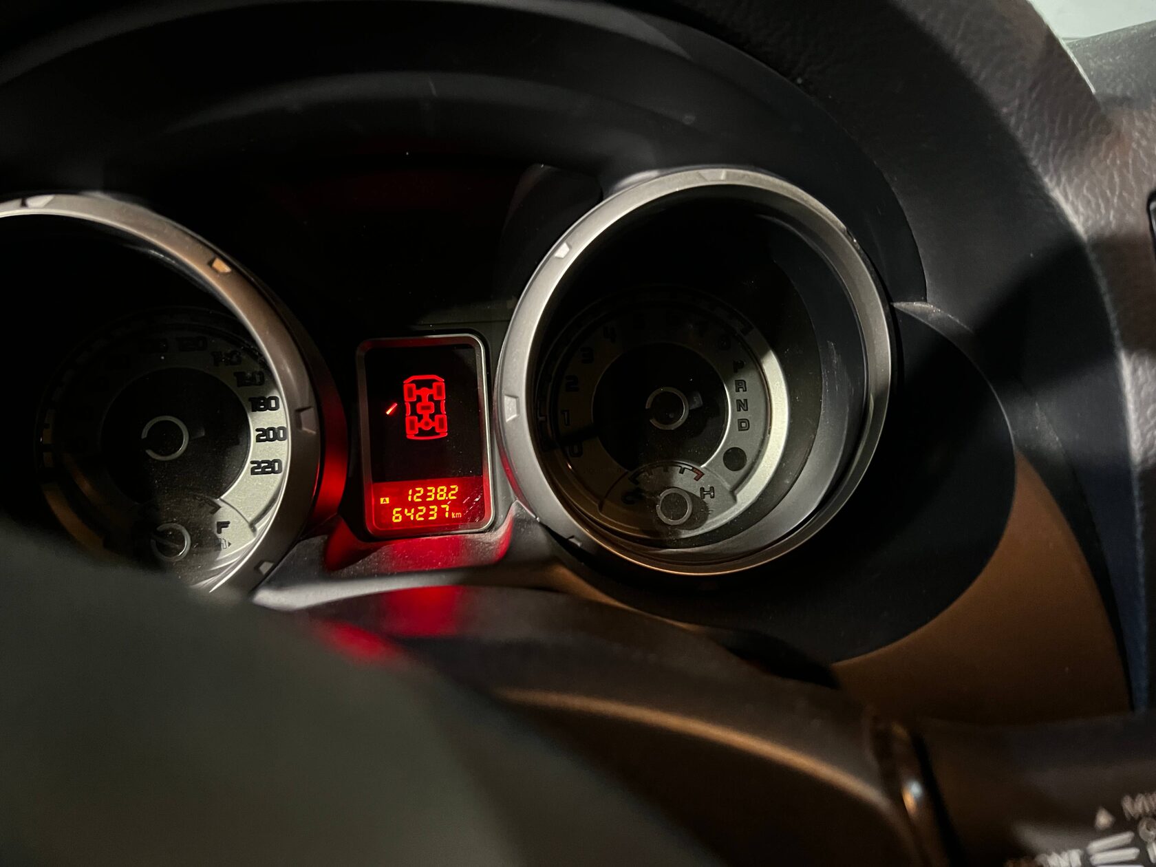 Mitsubishi Pajero 4 после замены антифриза