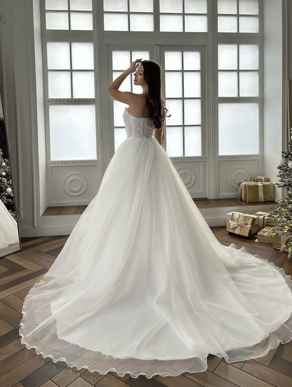 Свадебное платье воздушное со шлейфом