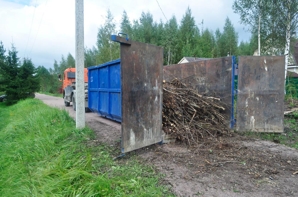 Вывоз мусора после расчистки дачного участка или демонтажа дома ...