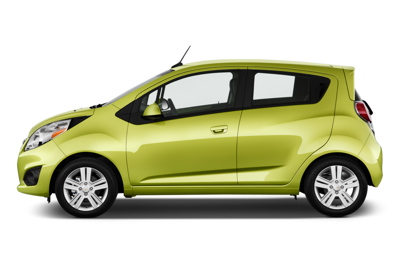 Chevrolet Spark на белом фоне