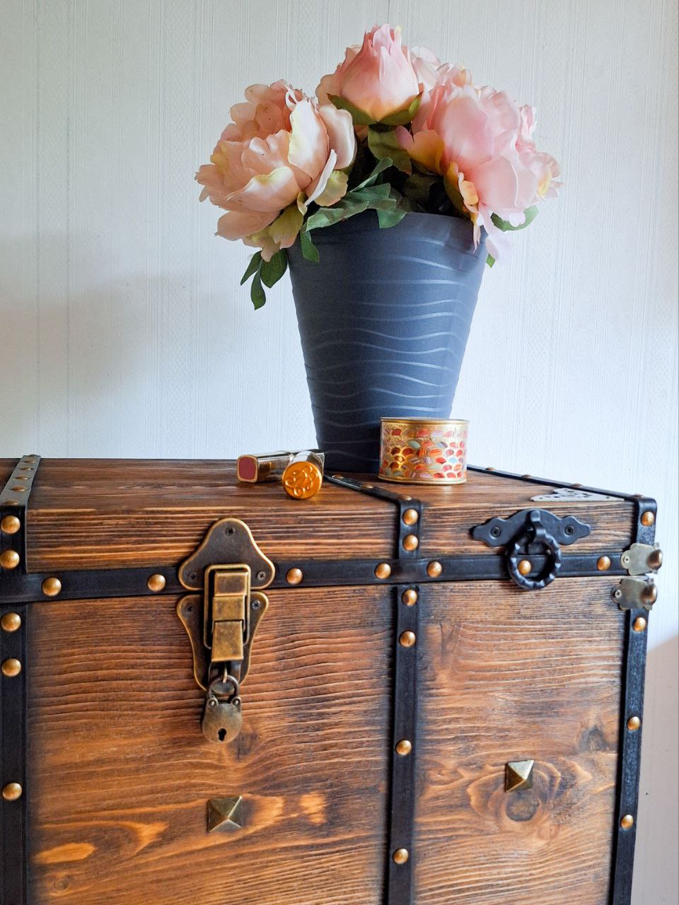 сундук вертикальный