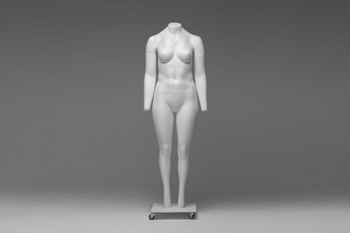 Фотосъемка женской одежды на невидимом манекене