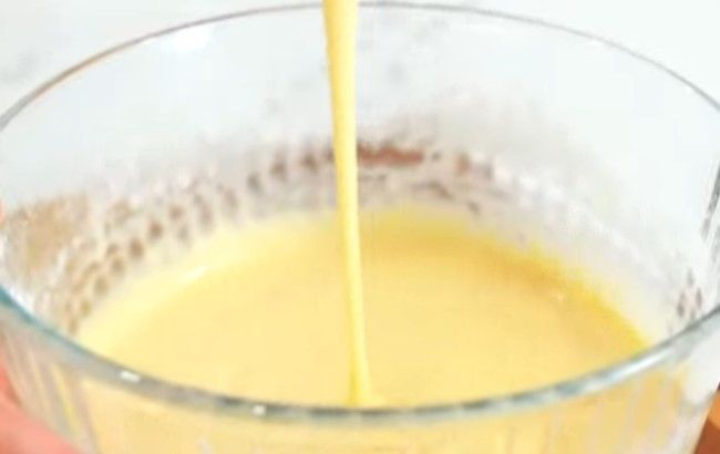 Приготовление японских панкейков Дораяки с начинкой: шаг 3