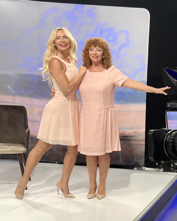 Олга Бузина с рокля от Ефреа в телевизионното студио на TV1