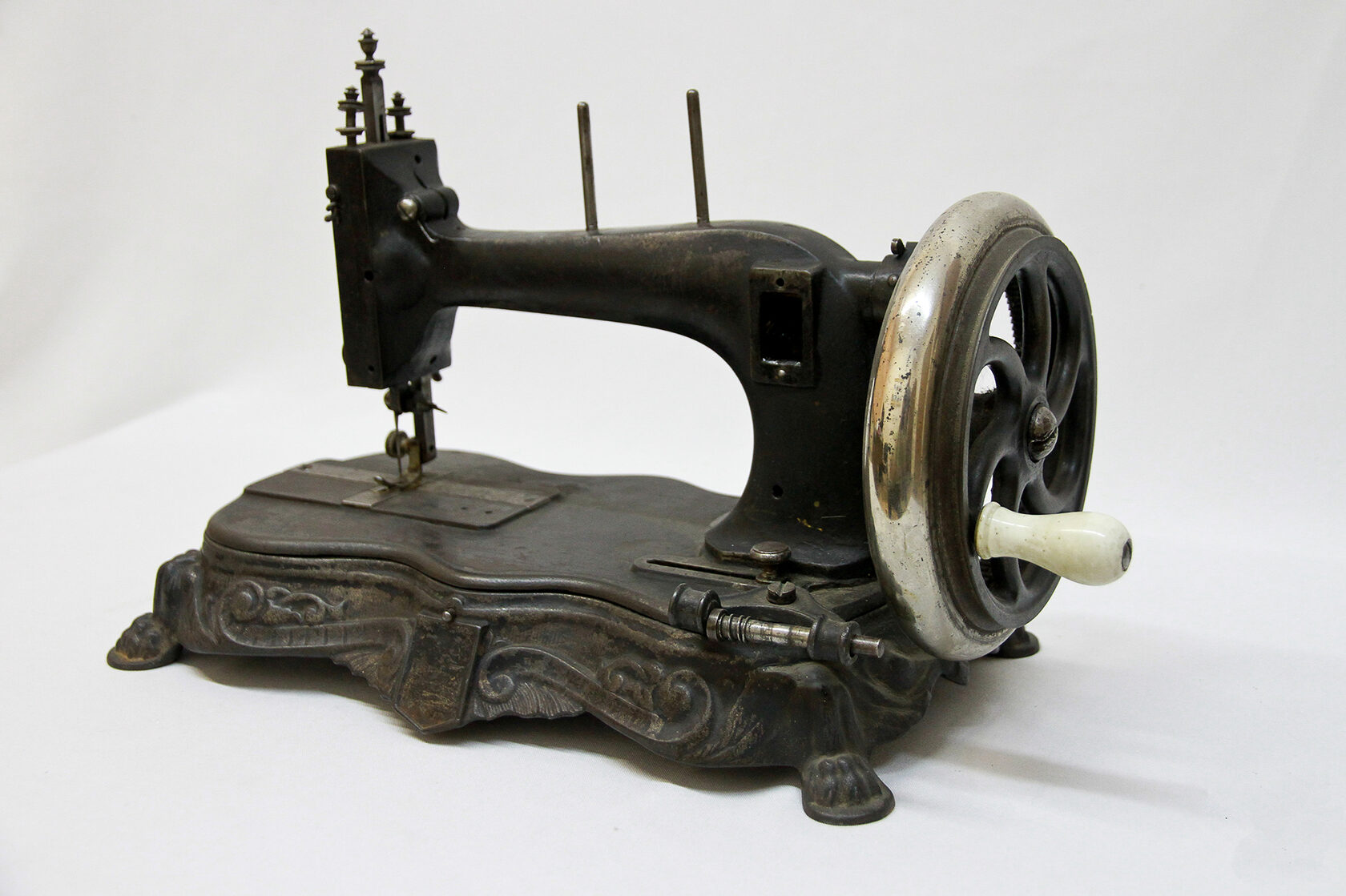 Швейная машина ручная