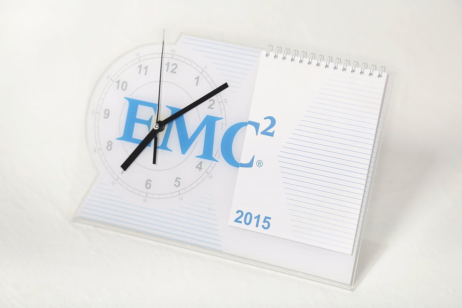 Календарь с часами и перекидным блоком для EMC, 2015