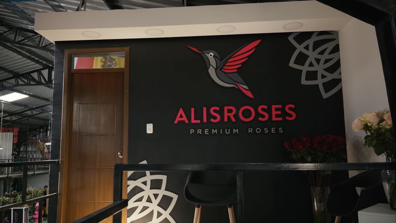 AlisRoses — это хорошо сделанная работа, без ограничений по времени и усилий, приносящая положительные результаты. Плантация хочет, чтобы ее признали в качестве фермы, которая достигла великого и быстрого роста. 