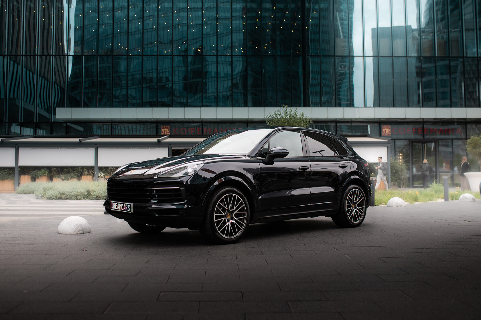 Аренда Porsche Cayenne в Москве, прокат Порше Кайен c водителем и без -  Moscow Dream Cars