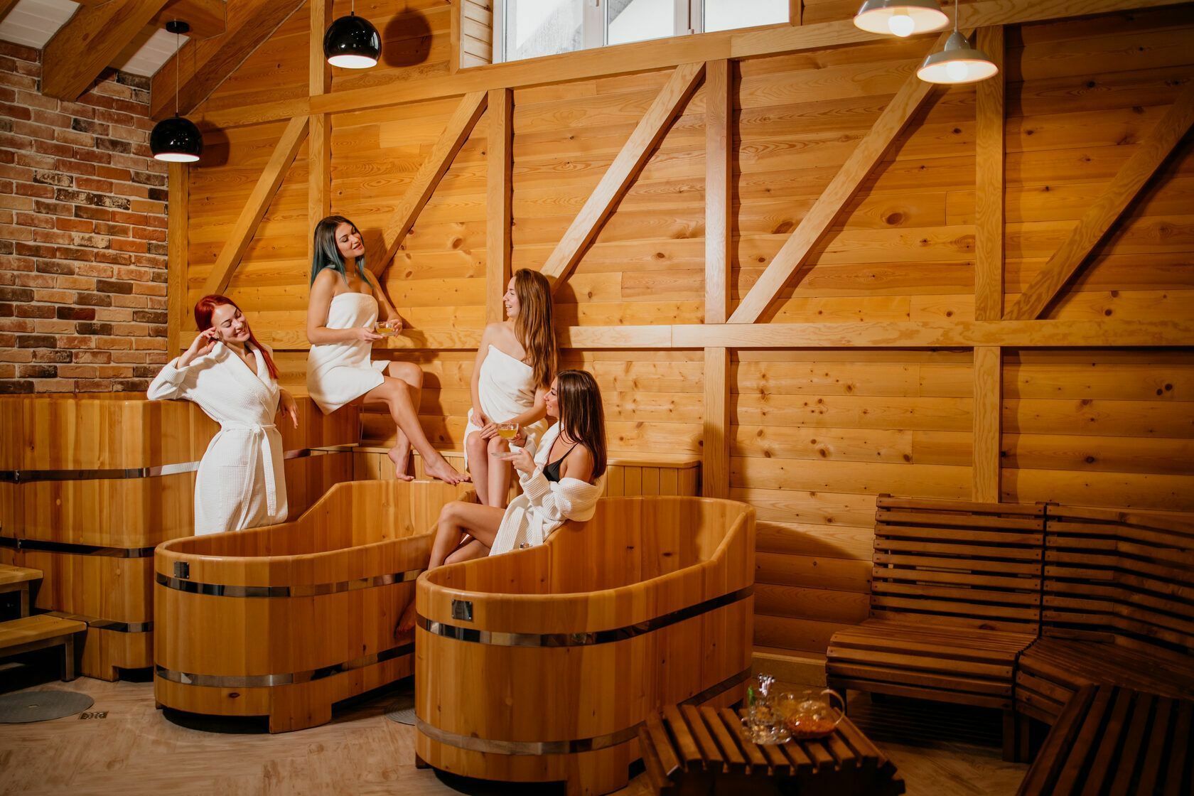 фото нанесения макияжа на лицо девушки 